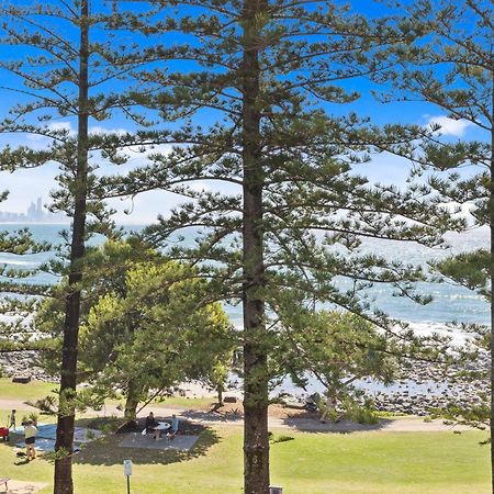 Apartmán Goodwin Towers - Hosted By Burleigh Letting Gold Coast Exteriér fotografie