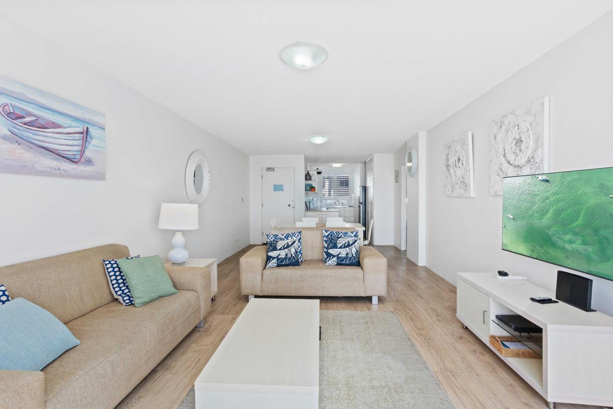Apartmán Goodwin Towers - Hosted By Burleigh Letting Gold Coast Exteriér fotografie